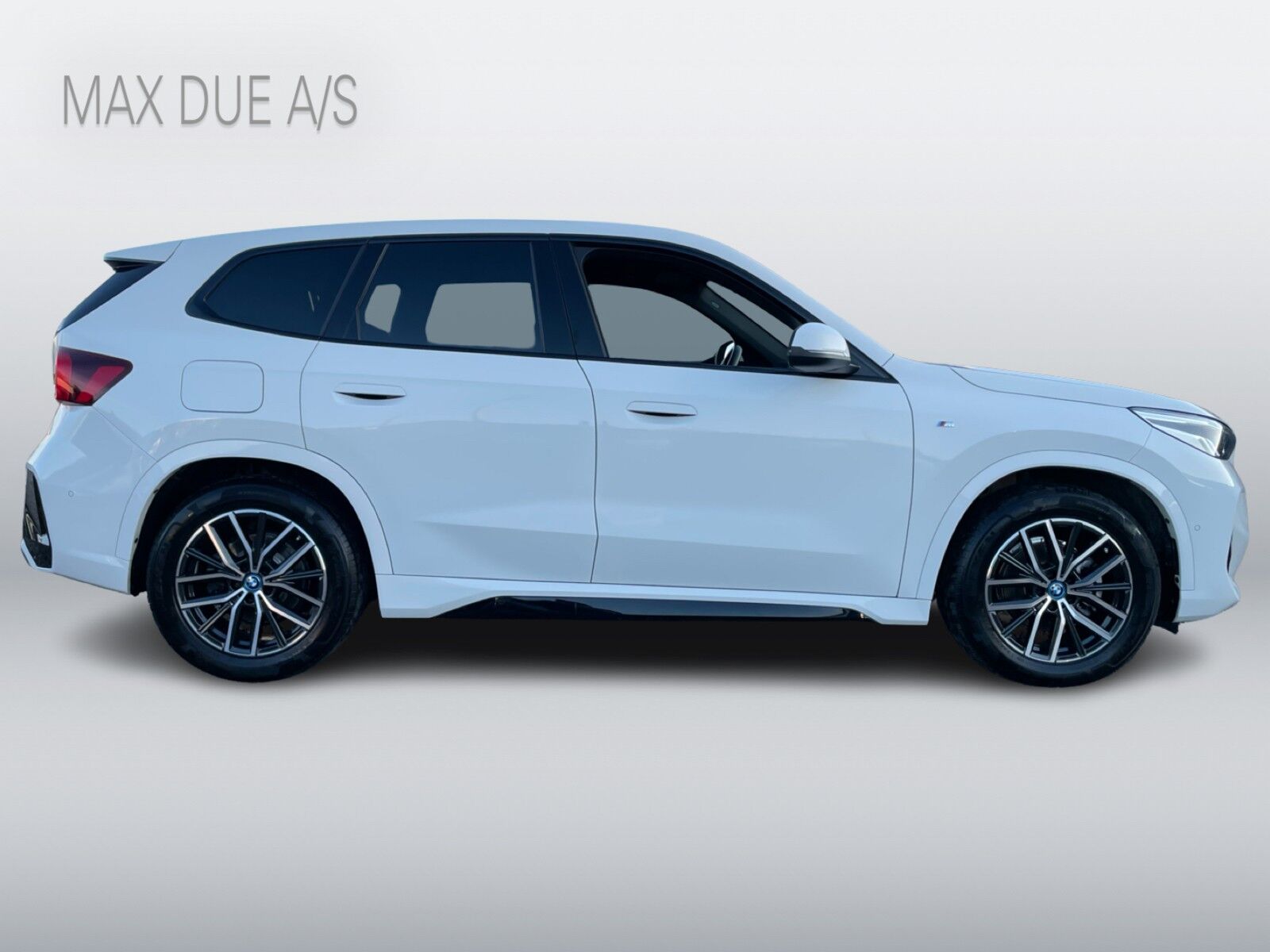 BMW iX1 eDrive20, 204hp, 2025
