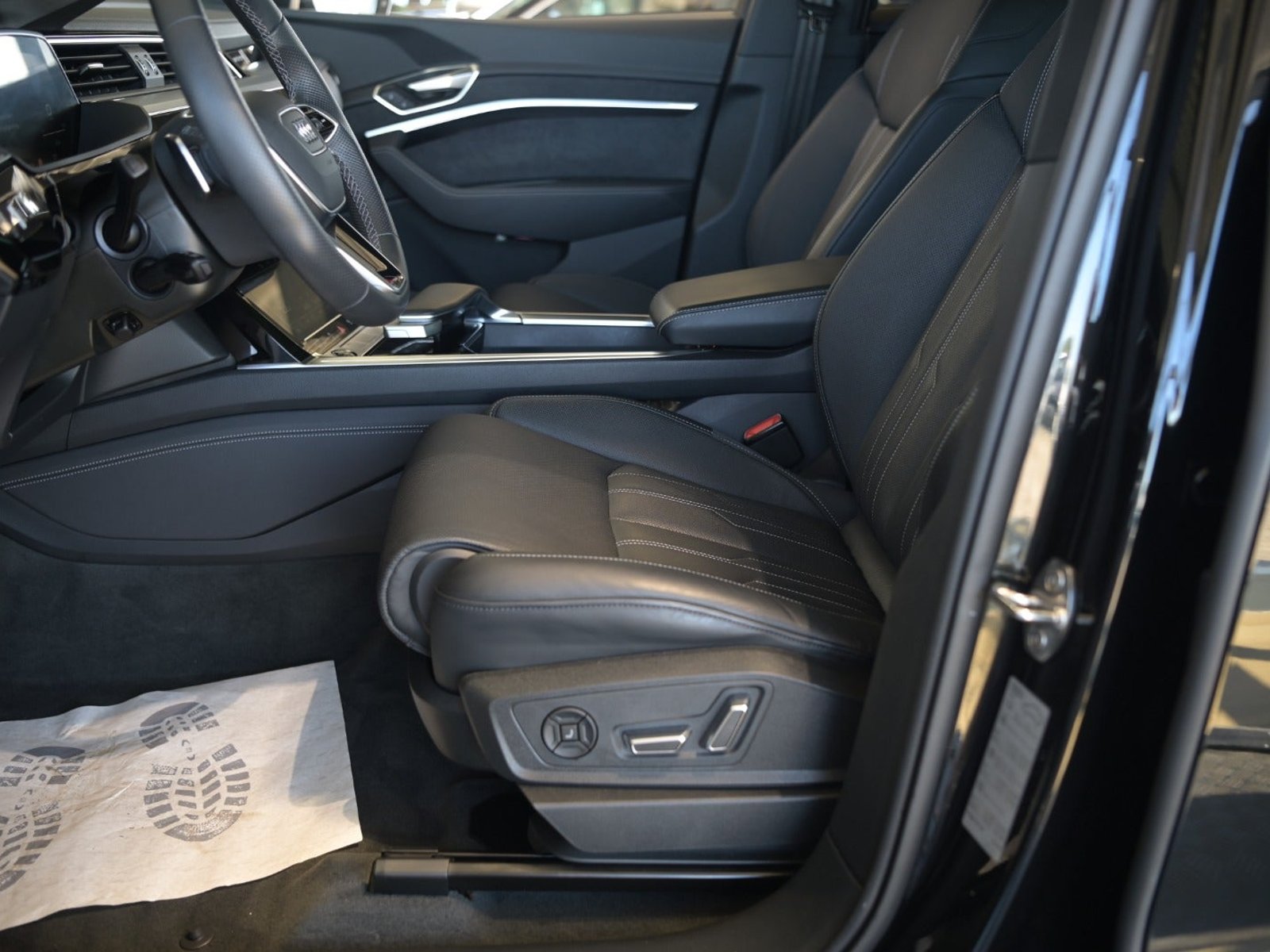 Audi e-tron 55 quattro, 408ps, 2023