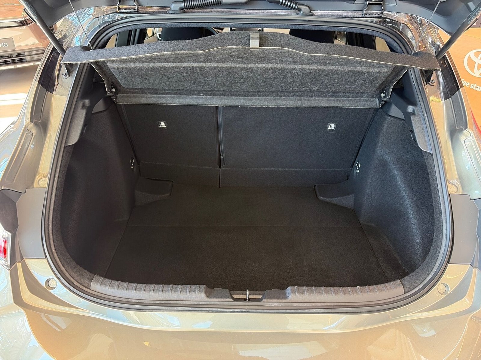 Toyota Corolla Hybrid e-CVT, 122ps, 2019