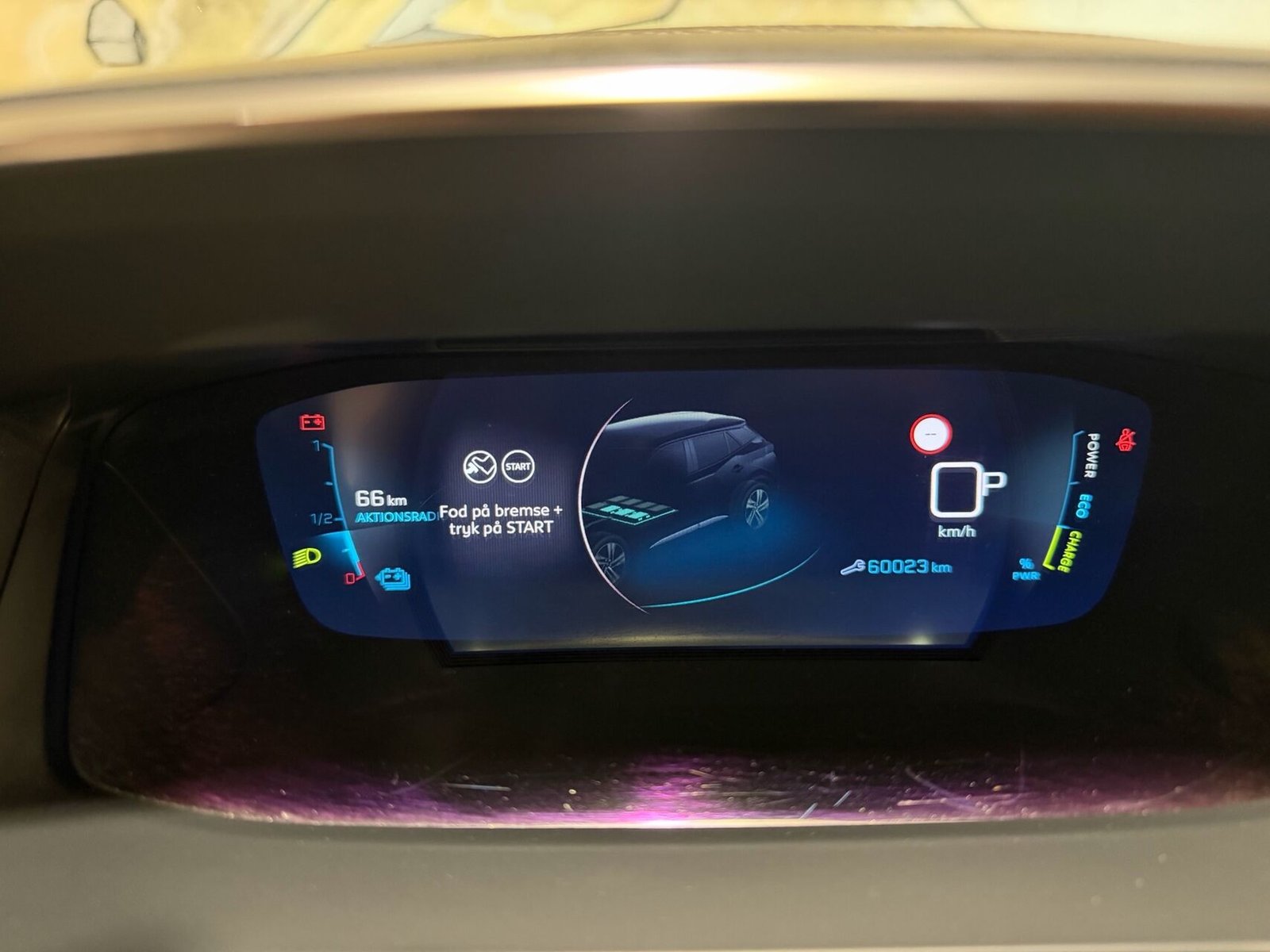 Peugeot e-2008, 136ps, 2022