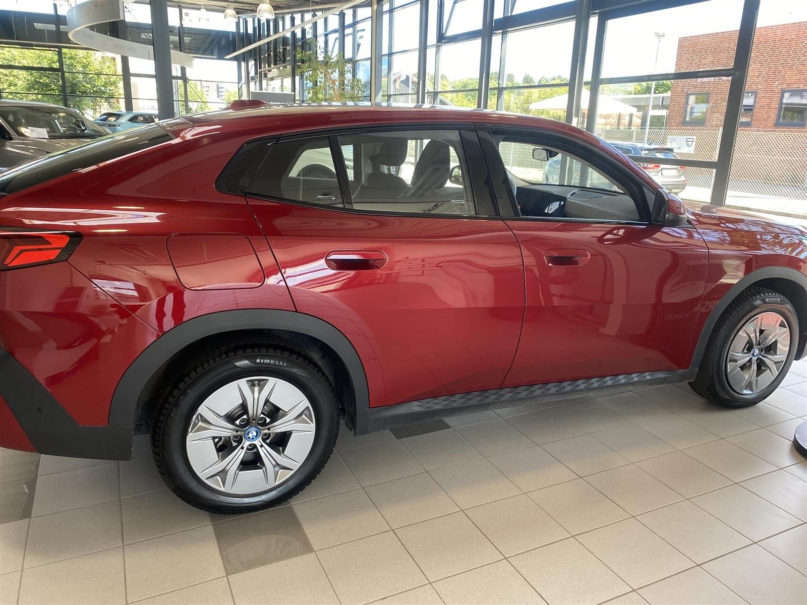 BMW iX2 eDrive20, 204ps, 2025