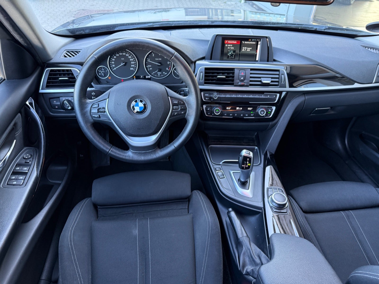 BMW 320d Touring Steptronic, 8-trins, 190ps, 2019