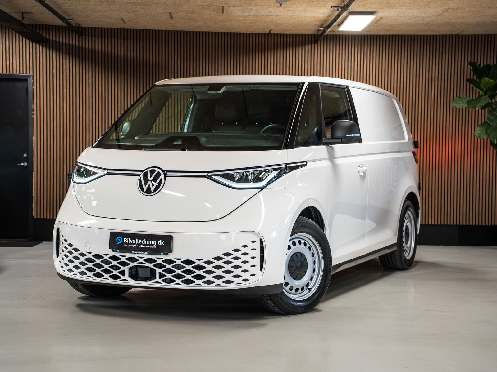 brugt-vw-id-buzz-cargo-el-comfort-170hk-van-aut-til-salg
