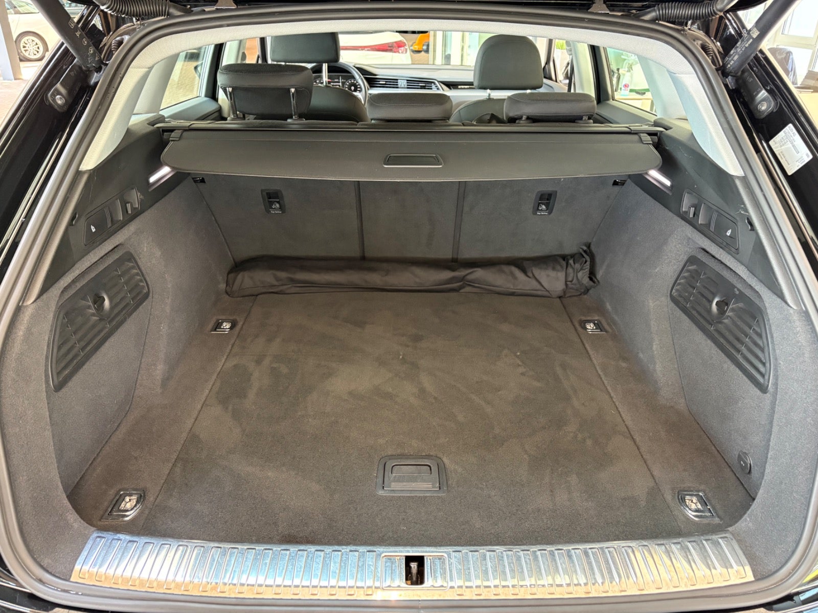 Audi e-tron 55 quattro, 408ps, 2022