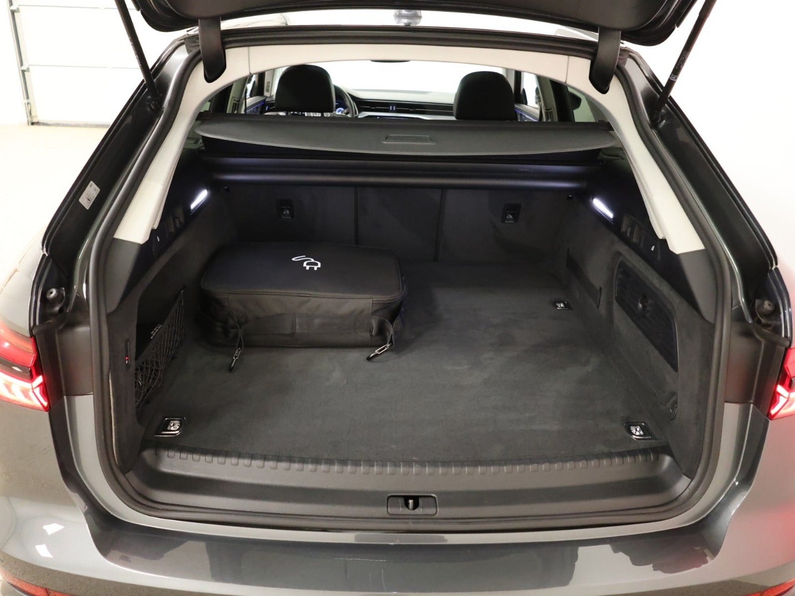 Audi A6 Avant 55 TFSI e quattro S Tronic, 7-trins, 367ps, 2021