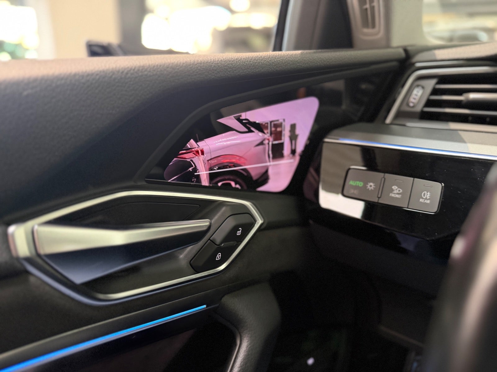 Audi e-tron 55 quattro, 408ps, 2021