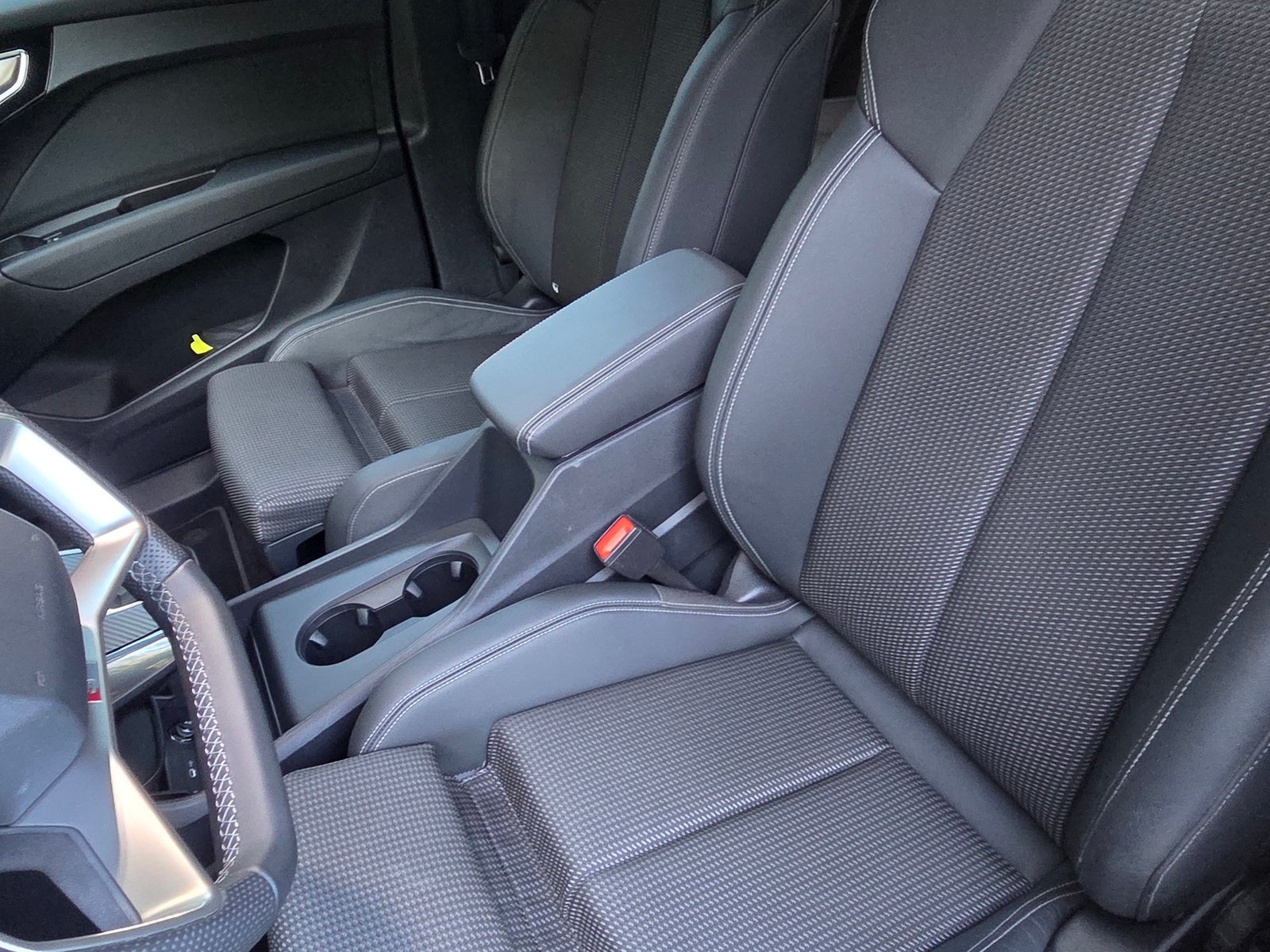 Audi Q4 45 e-tron, 286ps, 2025