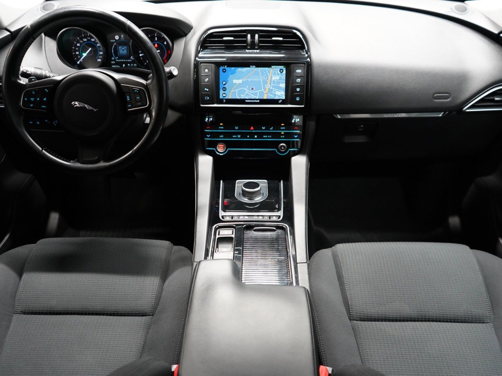 Jaguar F-Pace 20d Automatic, 8-trins, 180ps, 2018