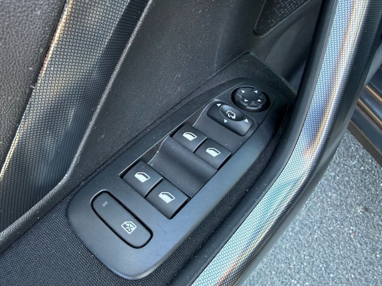 Peugeot 2008 1.2 PureTech 110 EAT, 6-trins, 110ps, 2018