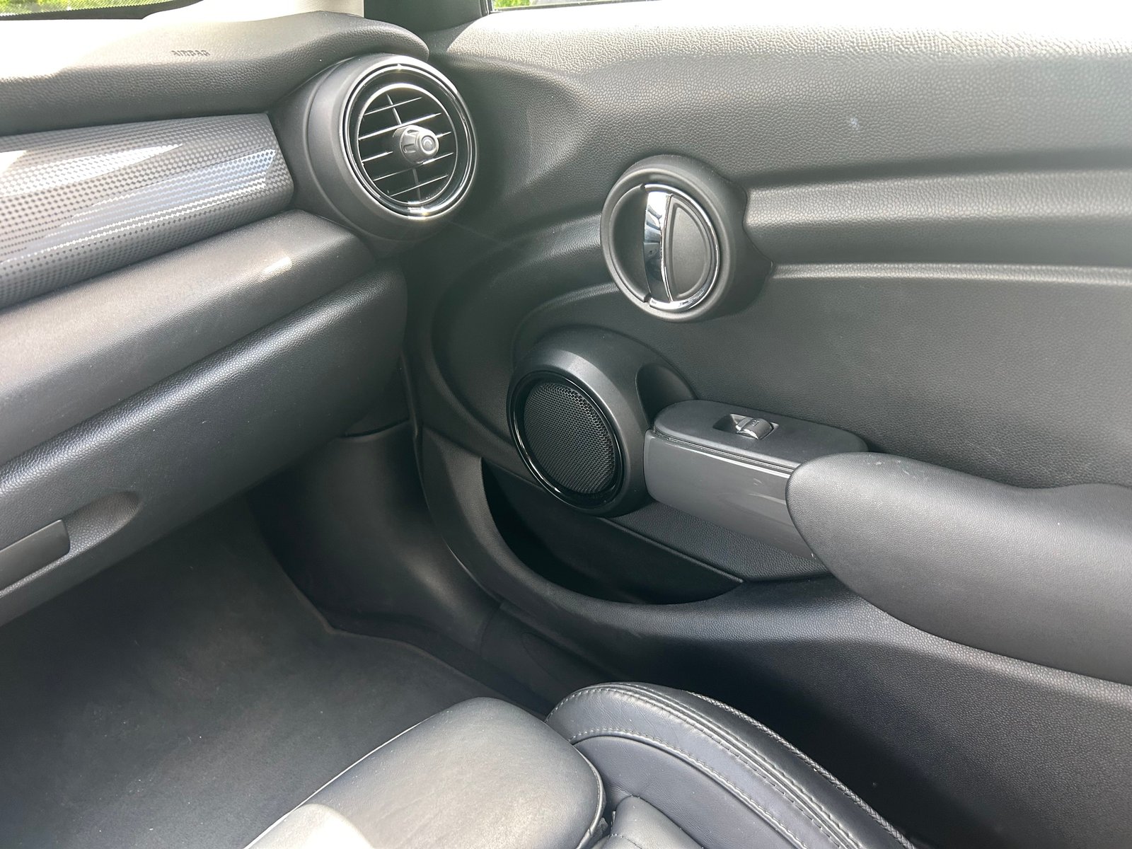 MINI Cooper 5-door Automatic, 136hp, 2017