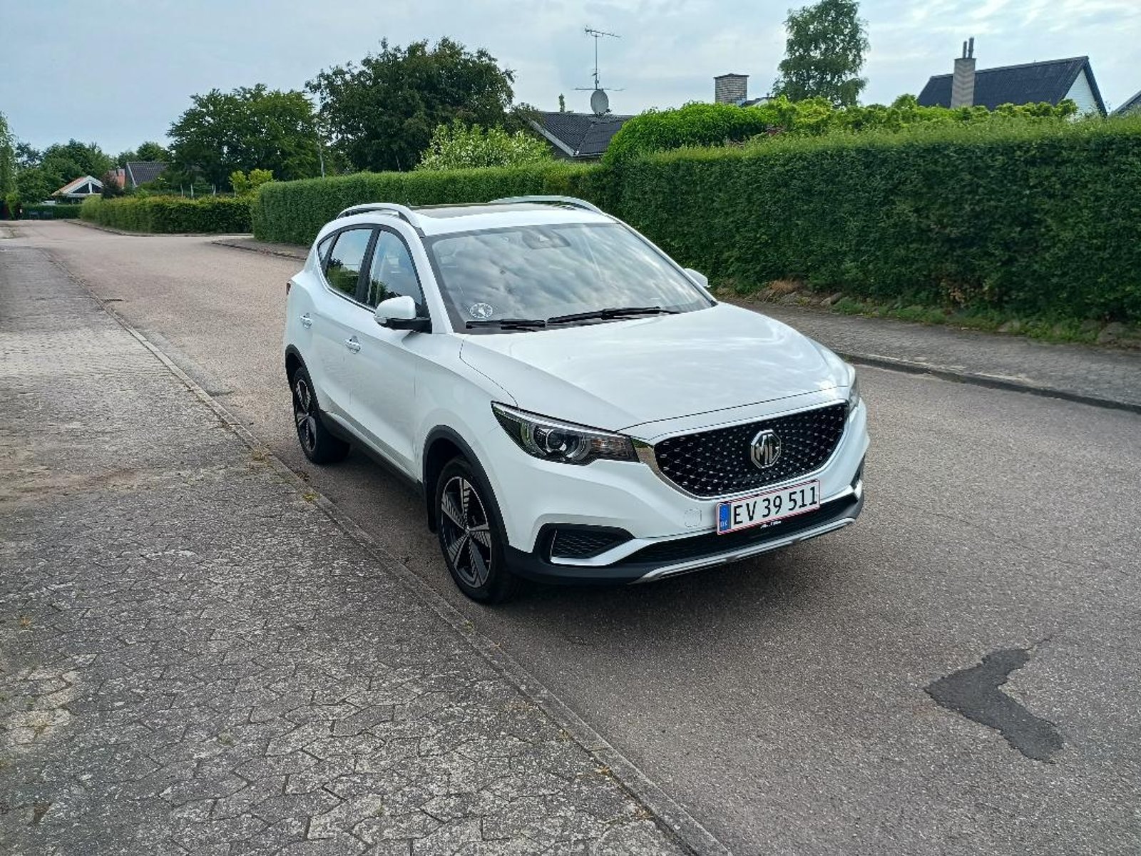 MG ZS EV, 143hp, 2021
