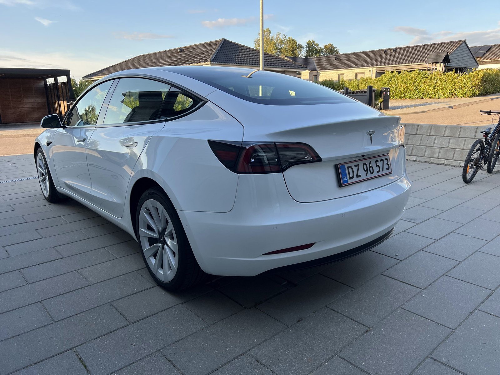 Tesla Model 3 Standard Range, 283hp, 2022