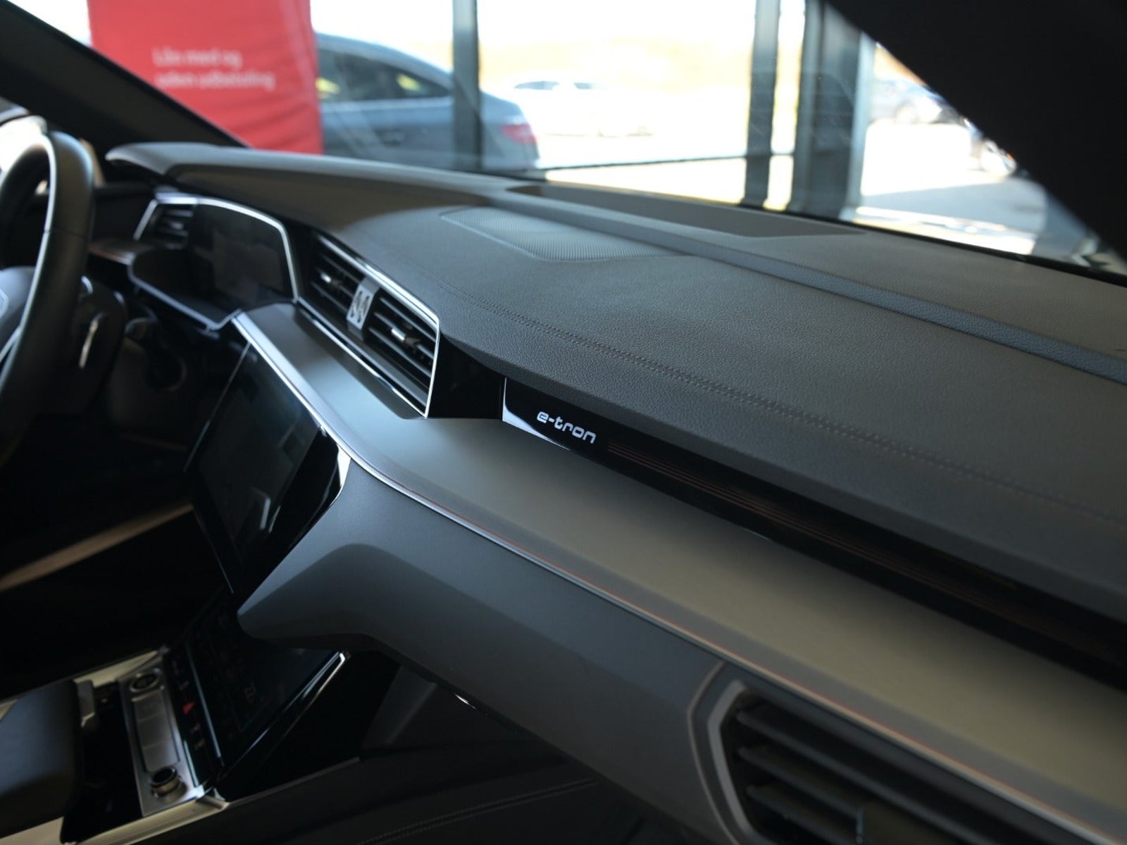 Audi e-tron 55 quattro, 408ps, 2023