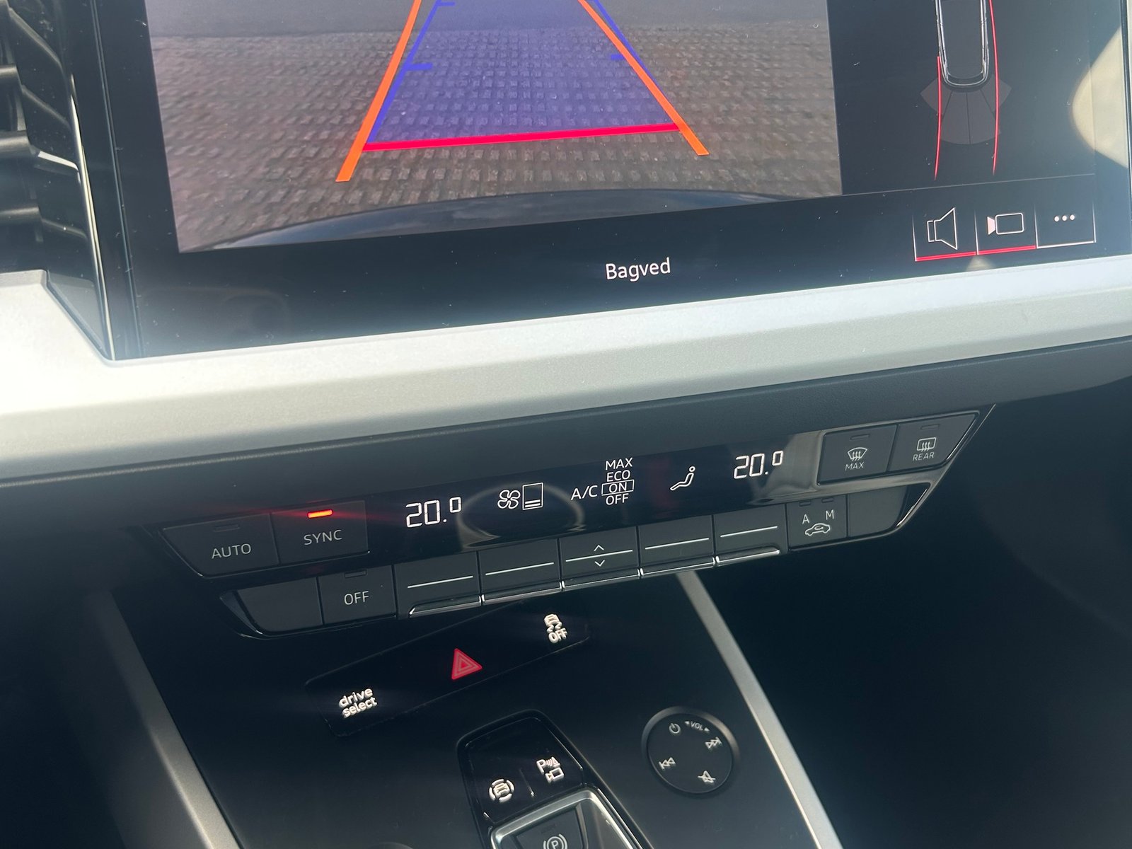 Audi Q4 40 e-tron, 204ps, 2024