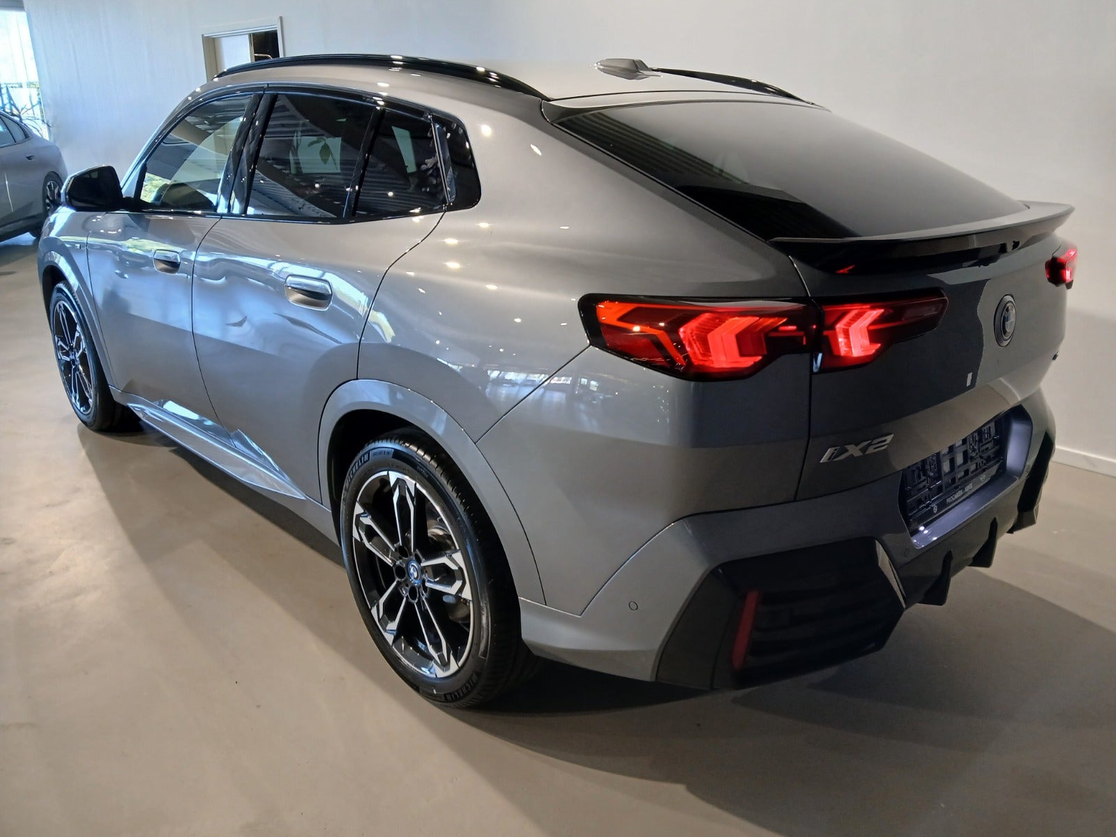 Brugt BMW iX2 eDrive20 Fully Charged M-Sport til salg
