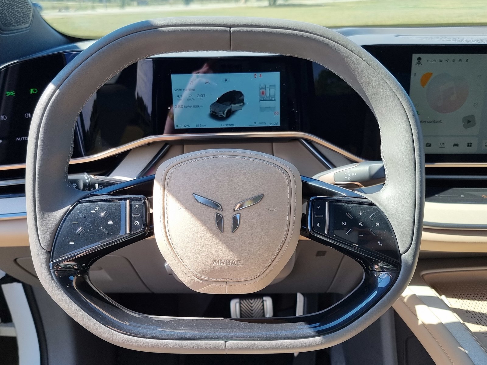 Hongqi EHS7 Long Range 111 kWh, 343ps, 2025