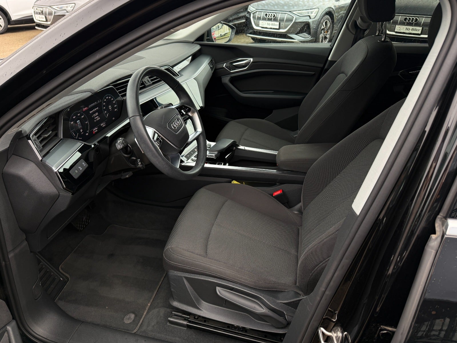 Audi e-tron 50 quattro, 313ps, 2023