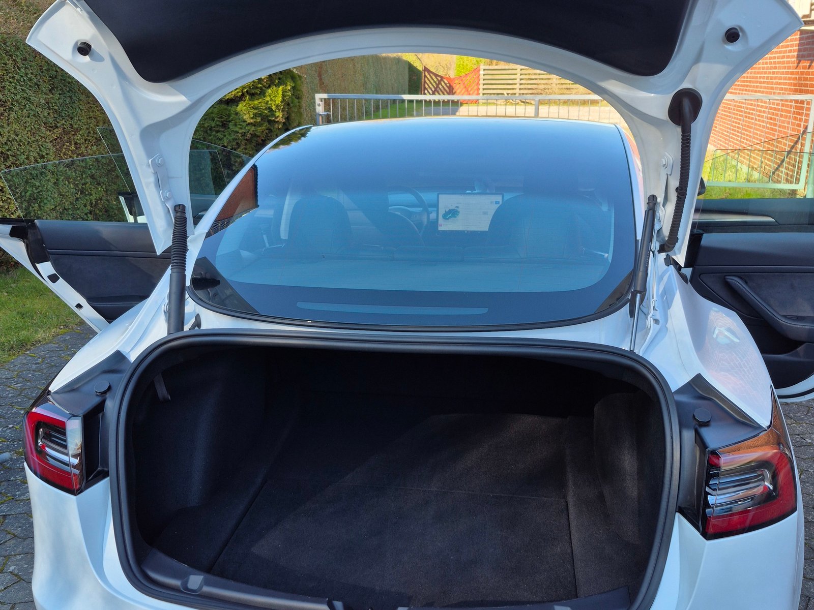 Tesla Model 3 Standard Range, 283hp, 2022
