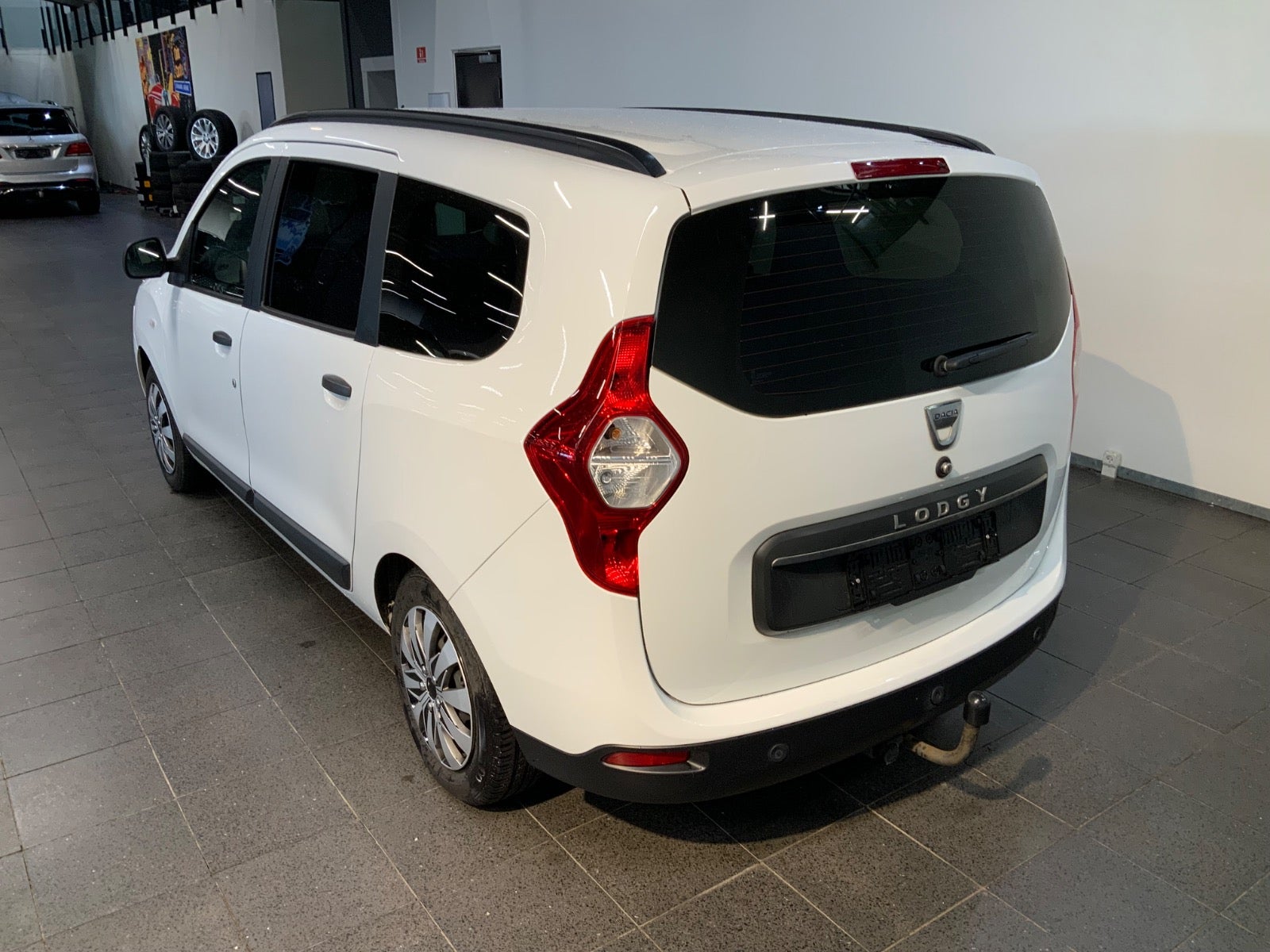 Dacia Lodgy Stepway 1.6 SCe Manual, 5-trins, 102ps, 2017
