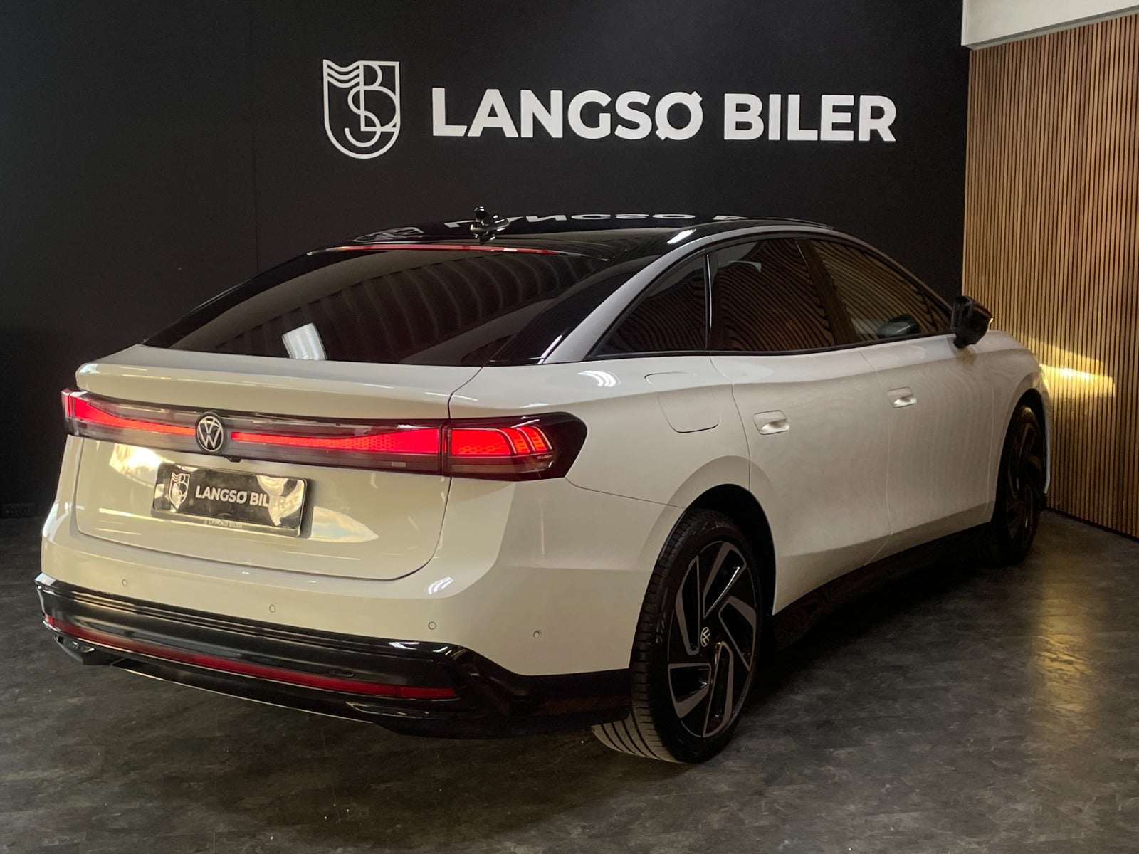 Volkswagen ID.7 Pro, 286ps, 2024