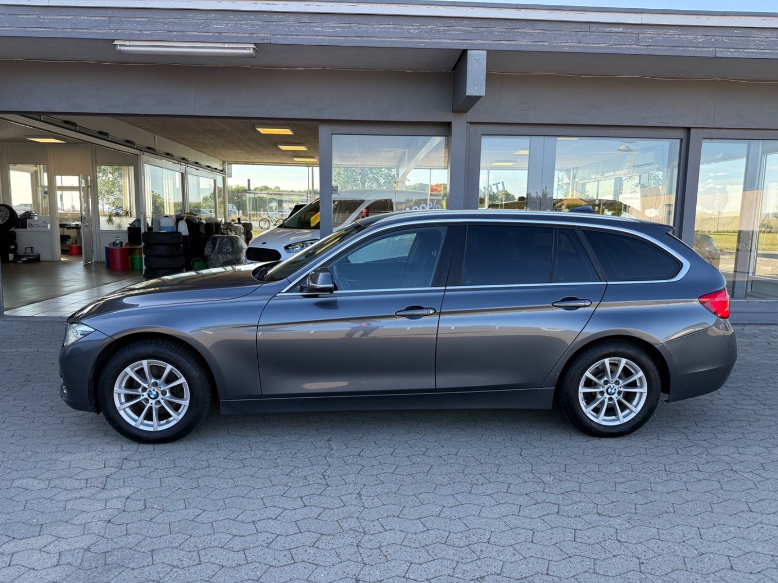 BMW 320d Touring Steptronic, 8-trins, 190ps, 2019
