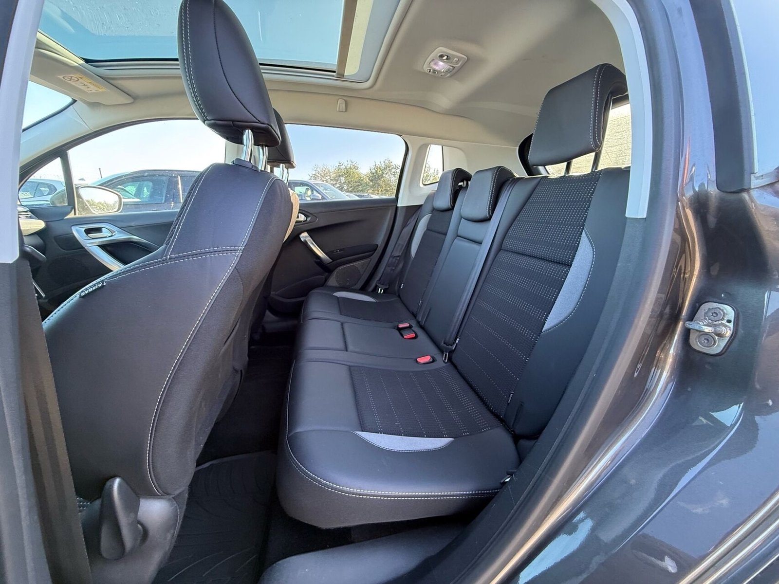 Peugeot 2008 1.2 PureTech 110 EAT, 6-trins, 110ps, 2018