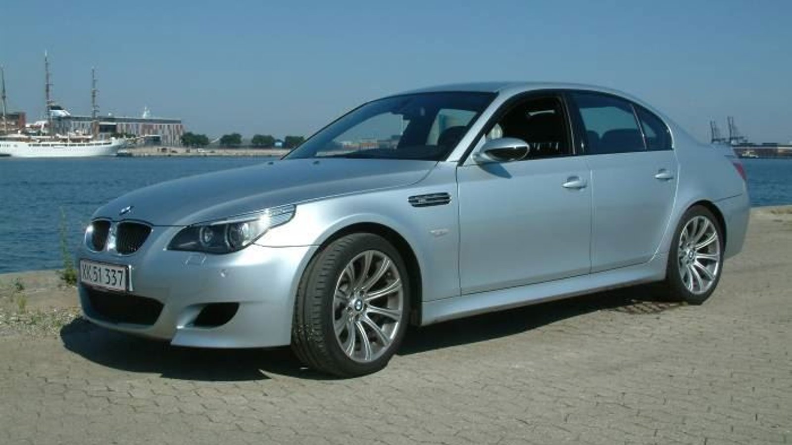 BMW M5 V10